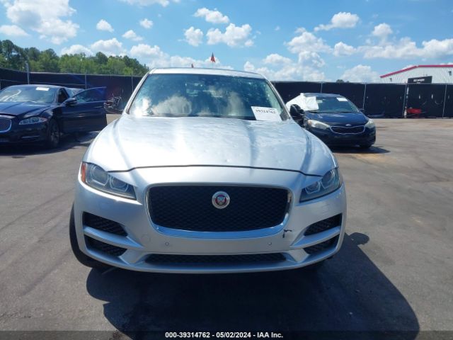 SADCJ2FX1JA274446 Jaguar F-pace 25t Premium