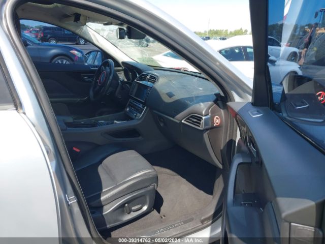 SADCJ2FX1JA274446 Jaguar F-pace 25t Premium