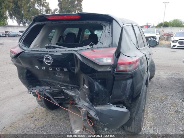 5N1BT3BA7NC681945 Nissan Rogue Sv Fwd