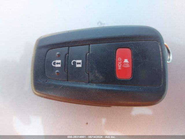NMTKHMBX7JR057053 Toyota C-hr Xle Premium