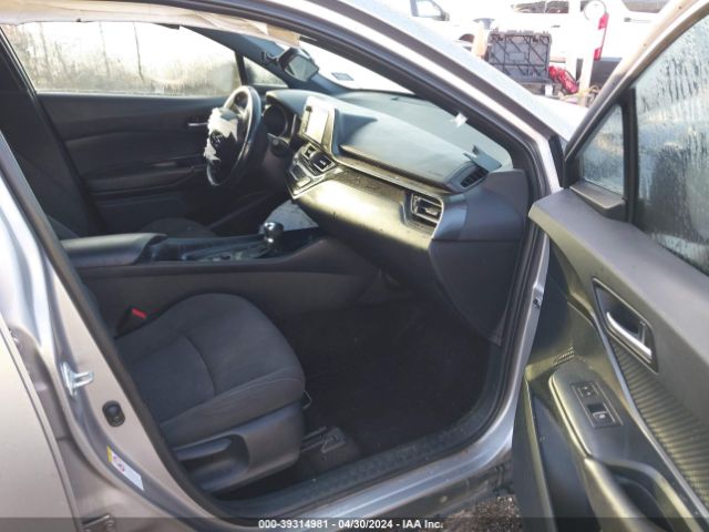 NMTKHMBX7JR057053 Toyota C-hr Xle Premium