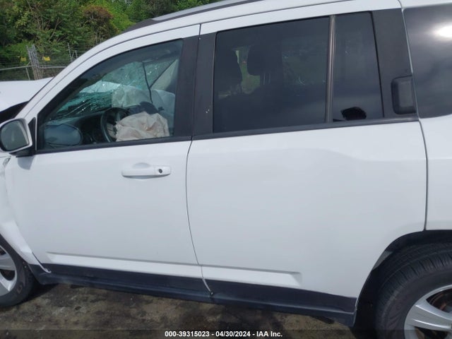 1C4NJDEB9GD687308 Jeep Compass Latitude