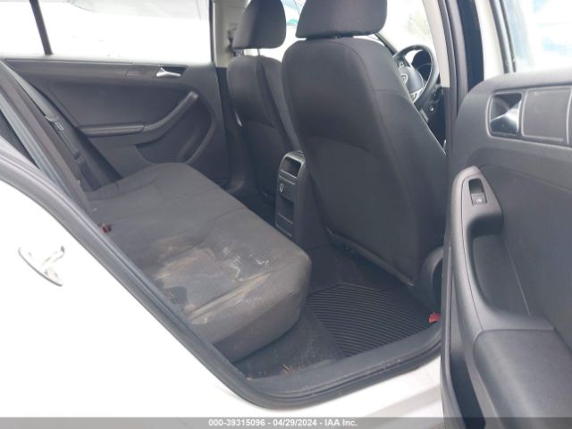 3VW267AJ2GM329794 Volkswagen Jetta 1.4t S