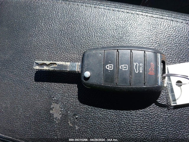 KIA Optima Lx 2017 5XXGT4L3XHG172601 Image 11