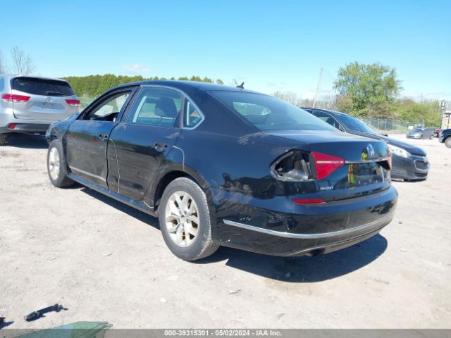1VWAT7A31GC068231 Volkswagen Passat 1.8t S