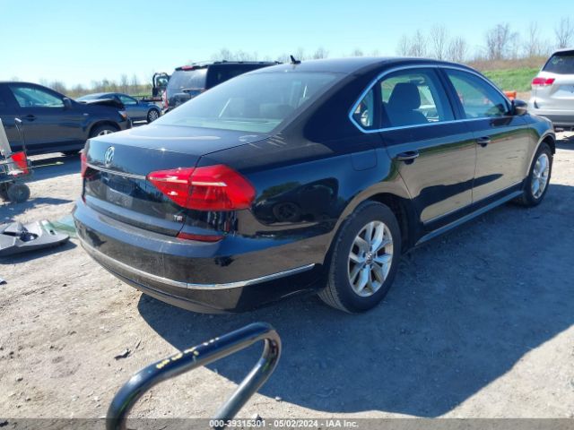 1VWAT7A31GC068231 Volkswagen Passat 1.8t S