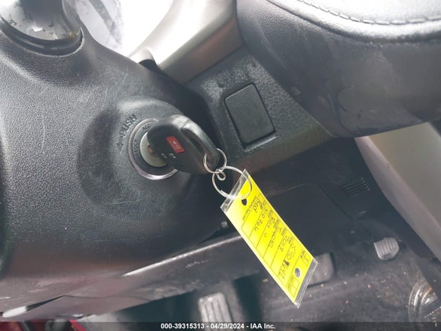 Toyota RAV4 LE 2018 2T3ZFREV4JW510766 Image 11