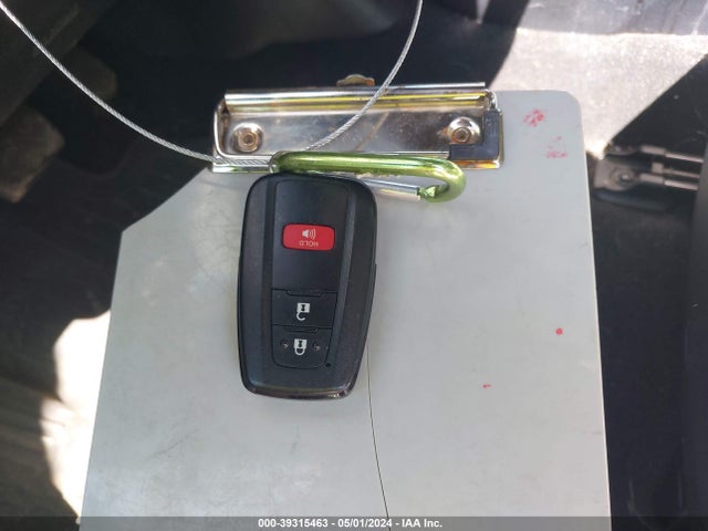 Toyota Prius Four 2017 JTDKARFU7H3536085 Image 11