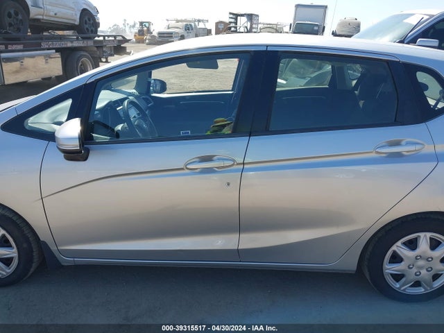 Honda FIT LX 2016 JHMGK5H55GS010011 Image 14