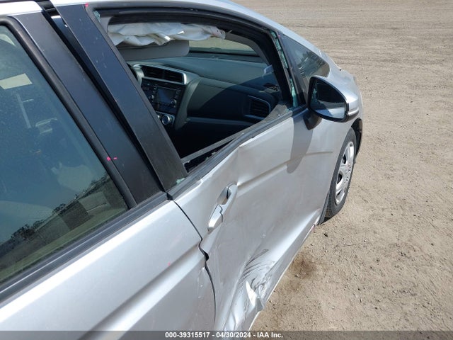 Honda FIT LX 2016 JHMGK5H55GS010011 Image 6