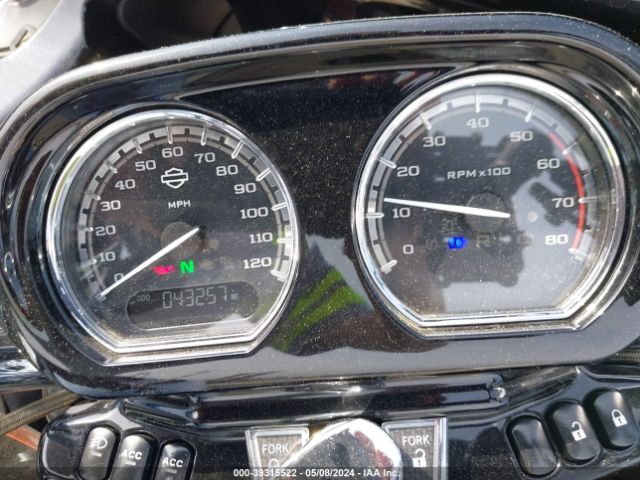 2015 HARLEY-DAVIDSON FLTRUSE 1HD1TAN12FB961116 Photo 6