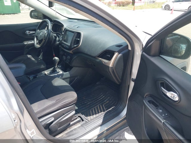 Jeep Cherokee Latitude 2015 1C4PJMCS3FW601389 Image 5