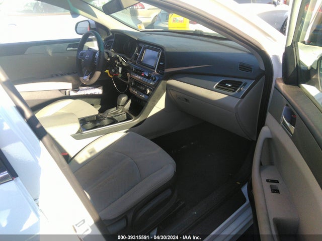 Hyundai SONATA SE 2019 5NPE24AF0KH736792 Image 5