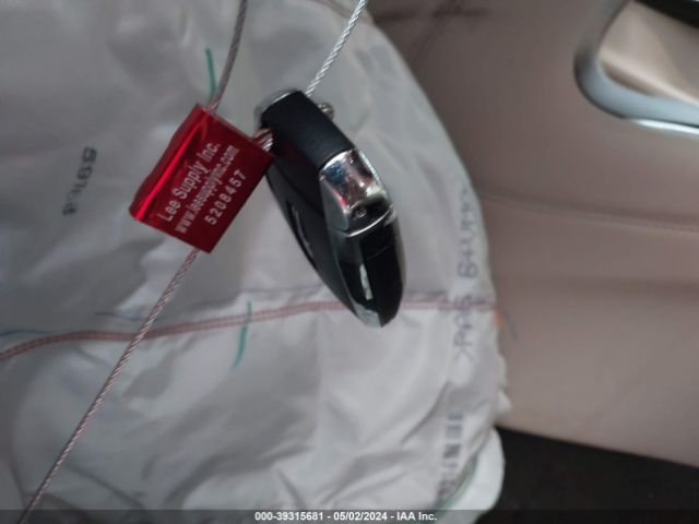 5LMCJ1C99KUL23171 Lincoln Mkc Standard
