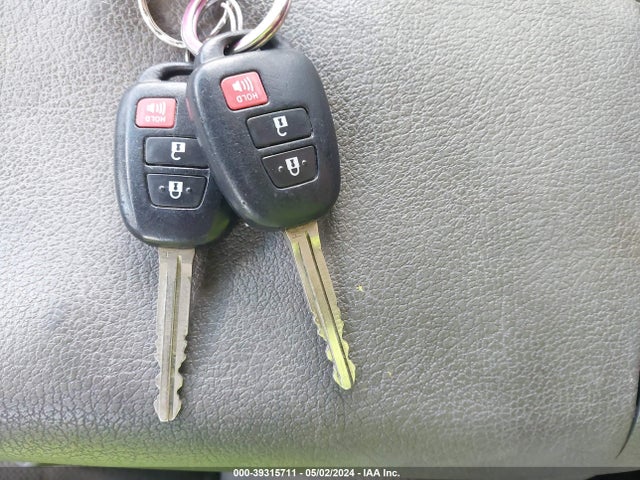 Toyota RAV4 LE 2017 JTMZFREV2HJ131385 Image 11