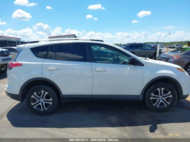 Toyota RAV4 LE 2017 JTMZFREV2HJ131385 Image 13