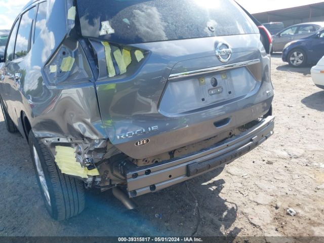 KNMAT2MTXJP533459 Nissan ROGUE SV
