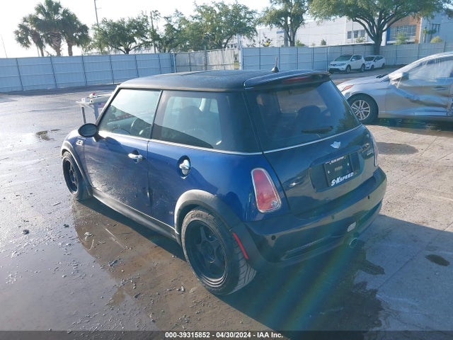 2004 MINI COOPER S WMWRE33454TD85522 Photo 2