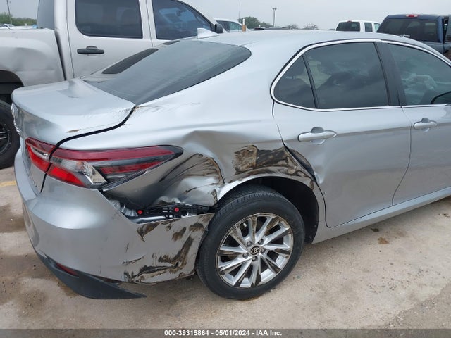 Toyota CAMRY LE 2022 4T1C11AK4NU636318 Image 19