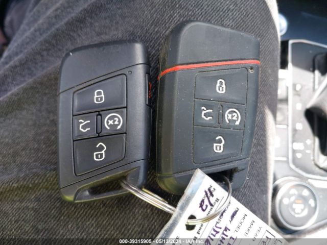 3VV2B7AX1JM161495 Volkswagen Tiguan 2.0t Se/2.0t Sel