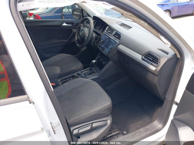 3VV0B7AX2JM120199 Volkswagen Tiguan 2.0t S