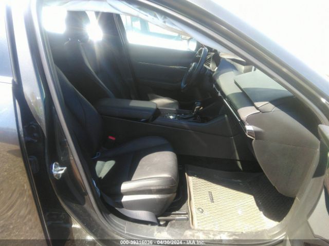 JM1BPBLL9M1402749 Mazda Mazda3 Preferred
