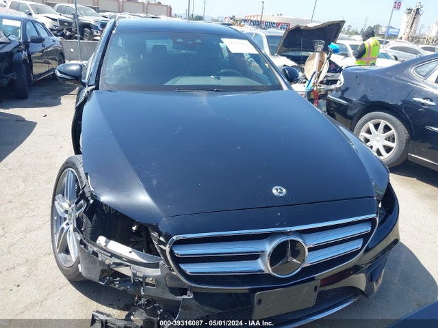 Mercedes-Benz E 300 2019 WDDZF4JB8KA555651 Image 13