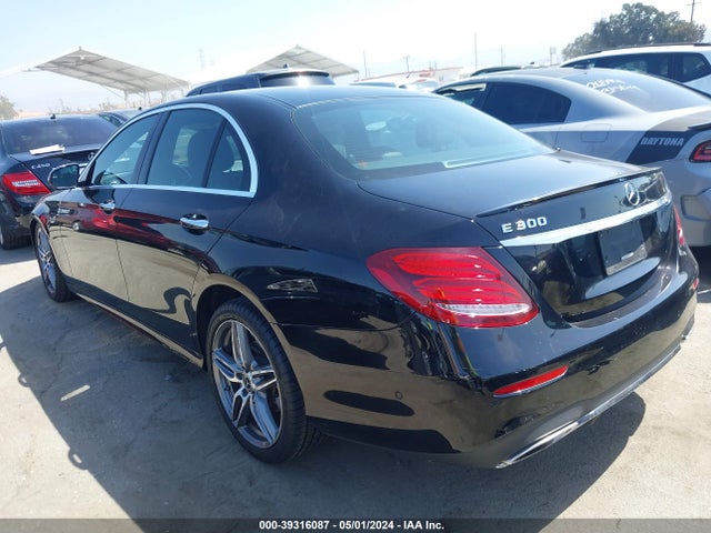 Mercedes-Benz E 300 2019 WDDZF4JB8KA555651 Image 3