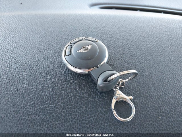 2008 MINI COOPER S WMWMF73518TV34034 Photo 10