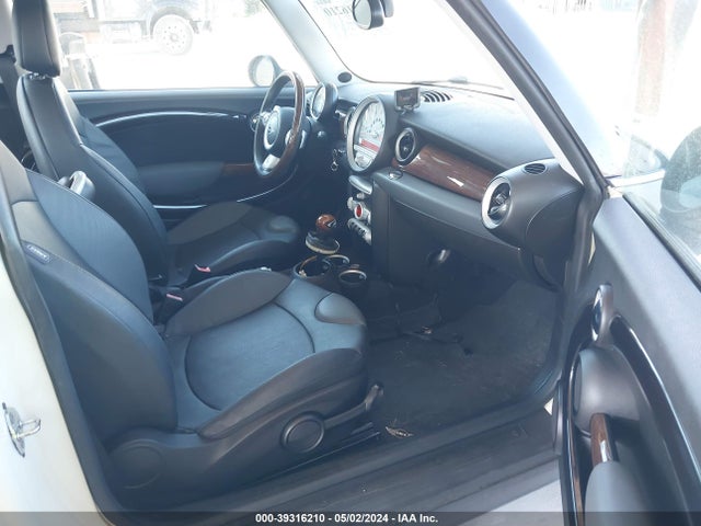 2008 MINI COOPER S WMWMF73518TV34034 Photo 4