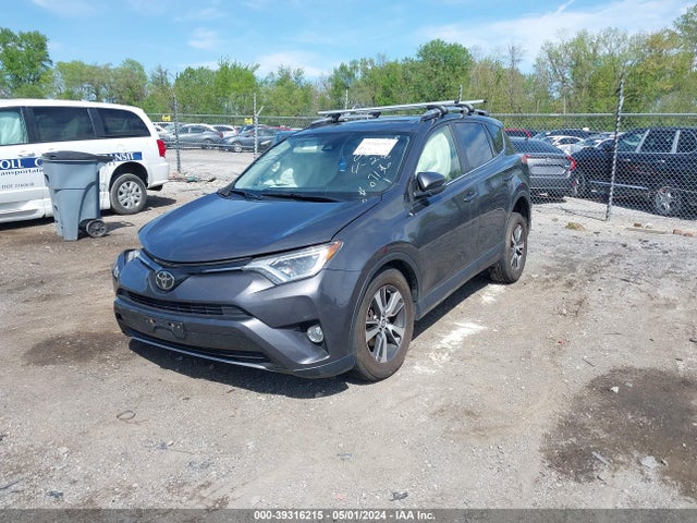 Toyota Rav4 Xle 2017 JTMRFREV0HD200699 Image 2