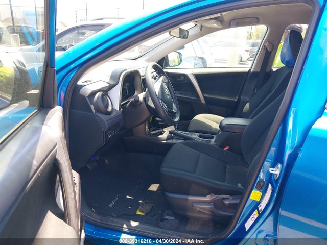 Toyota RAV4 LE 2017 JTMZFREV7HJ141748 Image 5