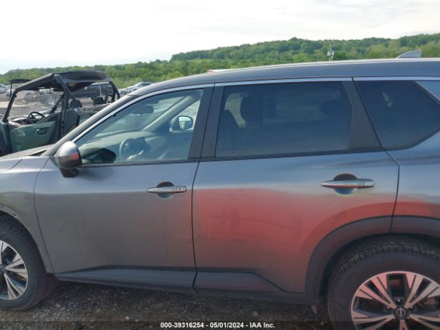 JN8BT3BB7NW332509 Nissan Rogue Sv Intelligent Awd