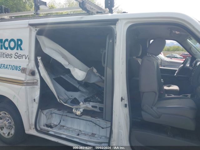 1N6BF0KY8JN806776 Nissan Nv Cargo Nv2500 Hd Sv V6