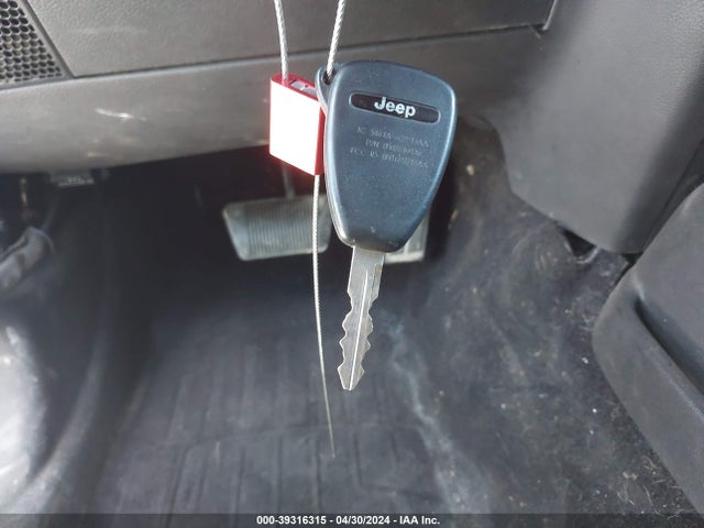 1C4BJWDG8EL298898 Jeep Wrangler Unlimited Sport