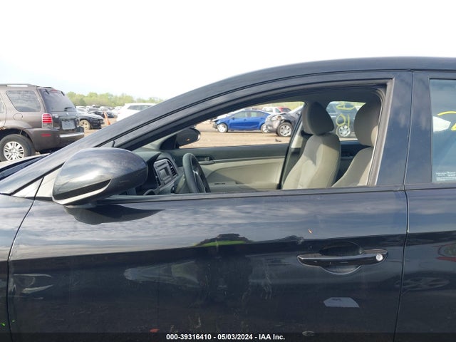 Hyundai ELANTRA SE 2017 5NPD74LFXHH154637 Image 14