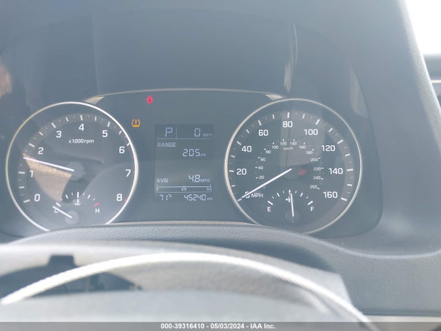 Hyundai ELANTRA SE 2017 5NPD74LFXHH154637 Image 7