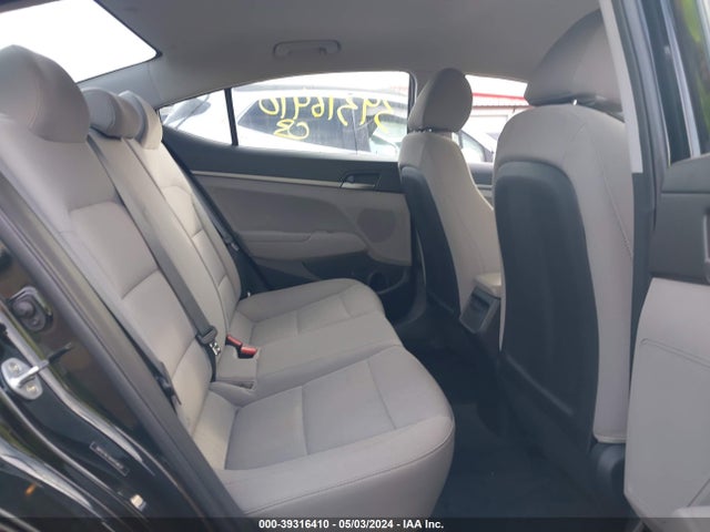 Hyundai ELANTRA SE 2017 5NPD74LFXHH154637 Image 8