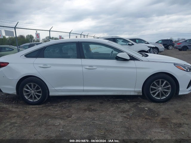Hyundai SONATA SE 2018 5NPE24AF5JH712809 Image 13