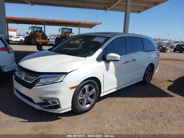 Honda Odyssey Touring 2018 5FNRL6H89JB008533 Image 2