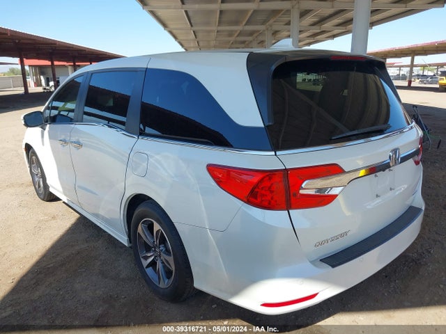 Honda Odyssey Touring 2018 5FNRL6H89JB008533 Image 3
