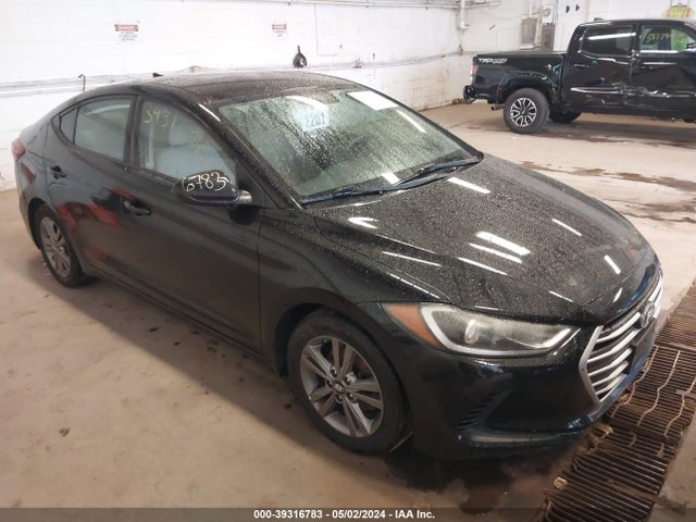 2017 5NPD84LF2HH076383 main image