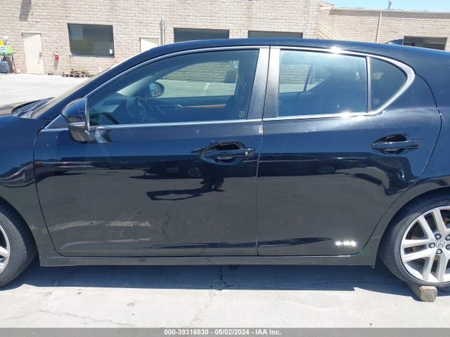 JTHKD5BH1F2231742 Lexus CT 200H