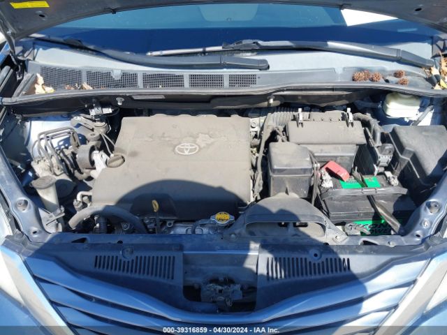 5TDKK3DC6FS675415 Toyota Sienna Le 8 Passenger