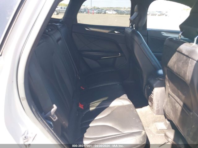 5LMCJ1C90GUJ11220 Lincoln Mkc Premier