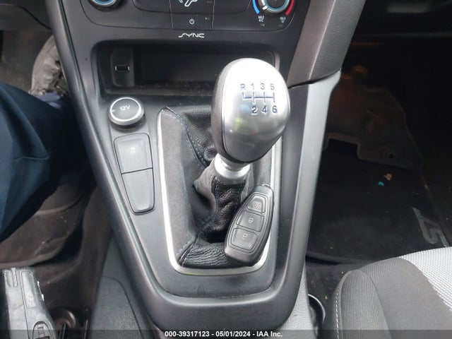 Ford FOCUS ST 2016 1FADP3L94GL234309 Image 11
