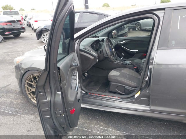 Ford FOCUS ST 2016 1FADP3L94GL234309 Image 5