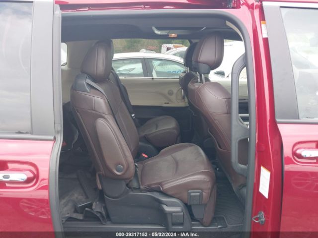 5TDESKFC6NS042772 Toyota Sienna Platinum