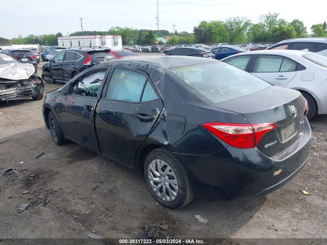 Toyota COROLLA LE 2018 2T1BURHEXJC084045 Image 3