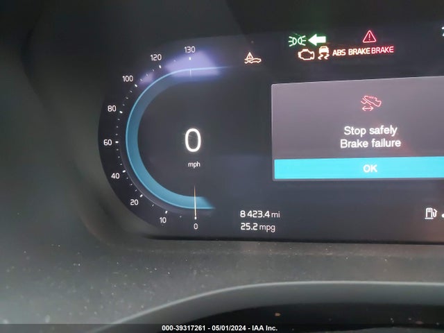 YV4L12RK4R1768076 Volvo Xc60 B5 Core Dark Theme